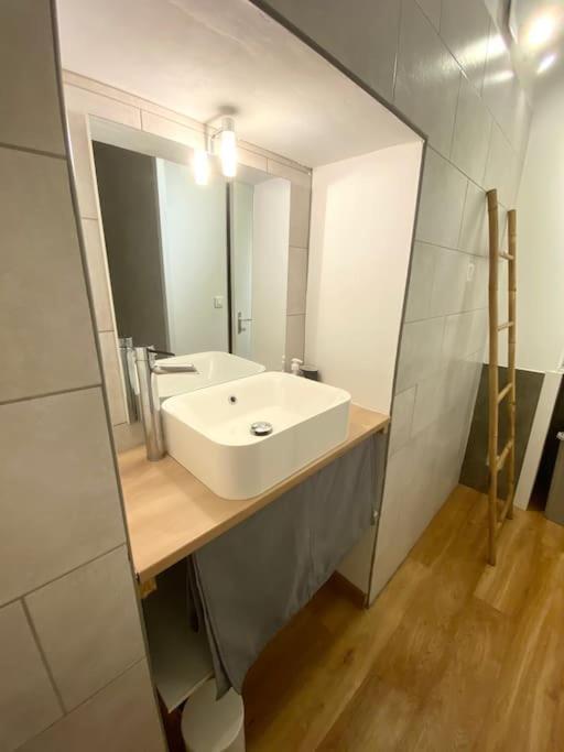 Chez Camille Et David Apartment Sorgues Ngoại thất bức ảnh
